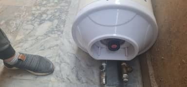 Electric Geyser for Urgent sale