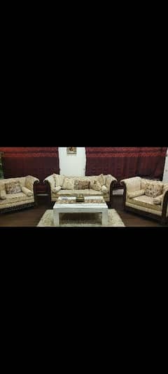 Almost new 5 seater sofa set