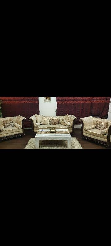 Almost new 5 seater sofa set 0