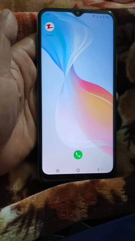 vivo y21s 6.128 GB farent camera saf Karna hy full box k sat hy 2