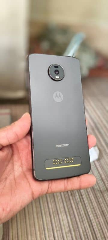 moto z4 2