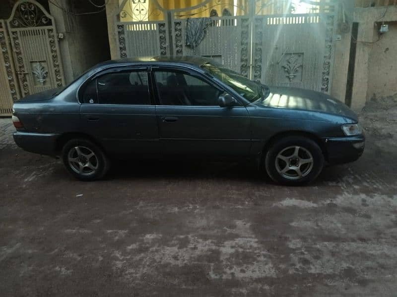 Toyota Corolla XE 2000 3