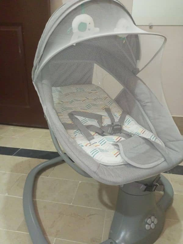 Remote control Automatic Swing for Babies 3