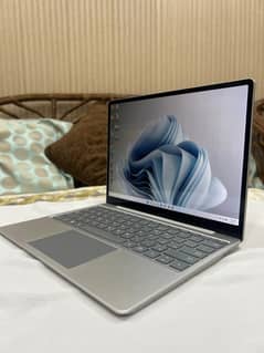 Surface Laptop Go, i5 10Gen, 8/512GB