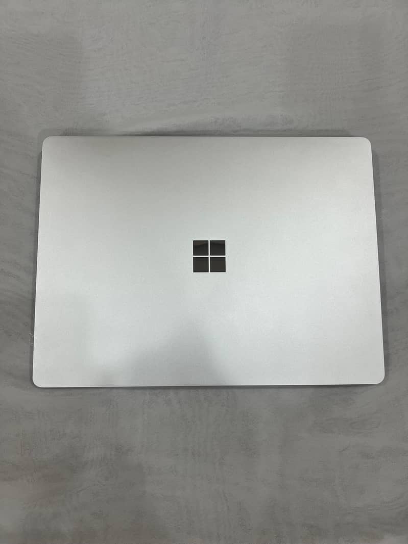 Surface Laptop Go, i5 10Gen, 8/512GB 1