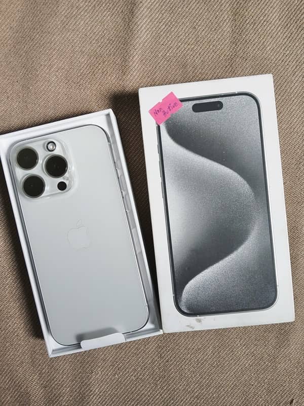 iPhone 15 Pro, 256GB (white titanium) + 3 Back Covers 0