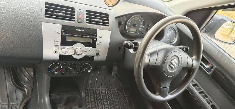 Suzuki Swift 2012 officer used 3