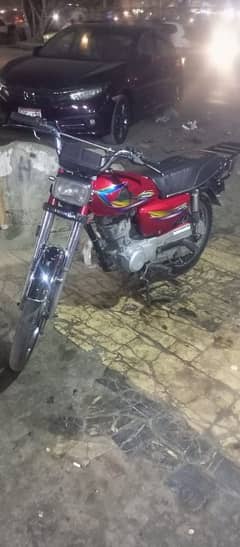 I am selling bike urgent sale karna hy first owner han bike