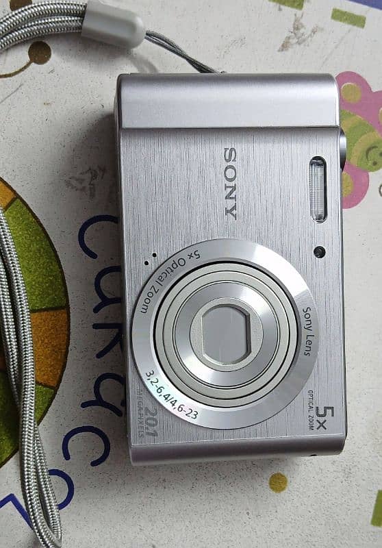 SONY DSC-W800 CYBERSHOT 1