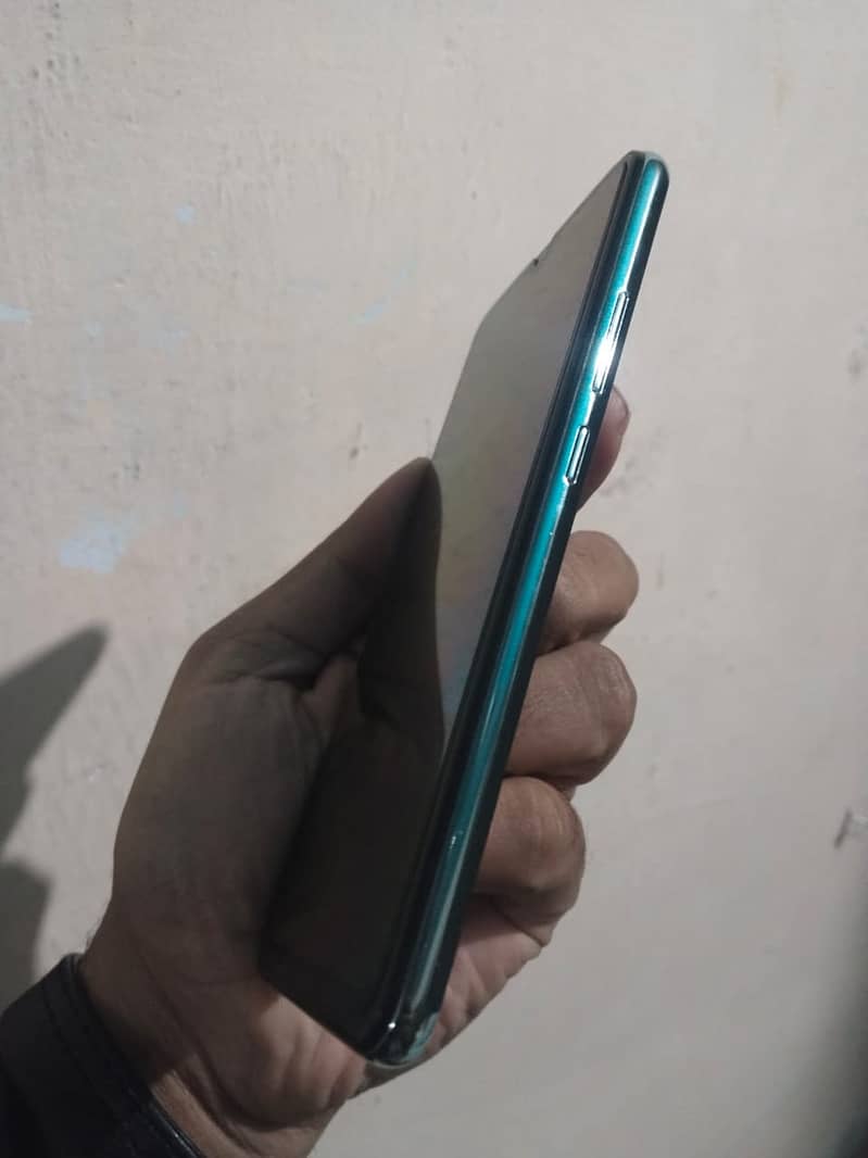 Vivo S1 8/256 with charger 10/10 condition for urgent sale 5