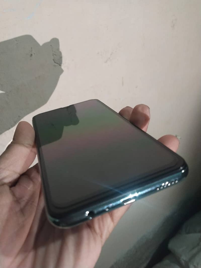 Vivo S1 8/256 with charger 10/10 condition for urgent sale 8