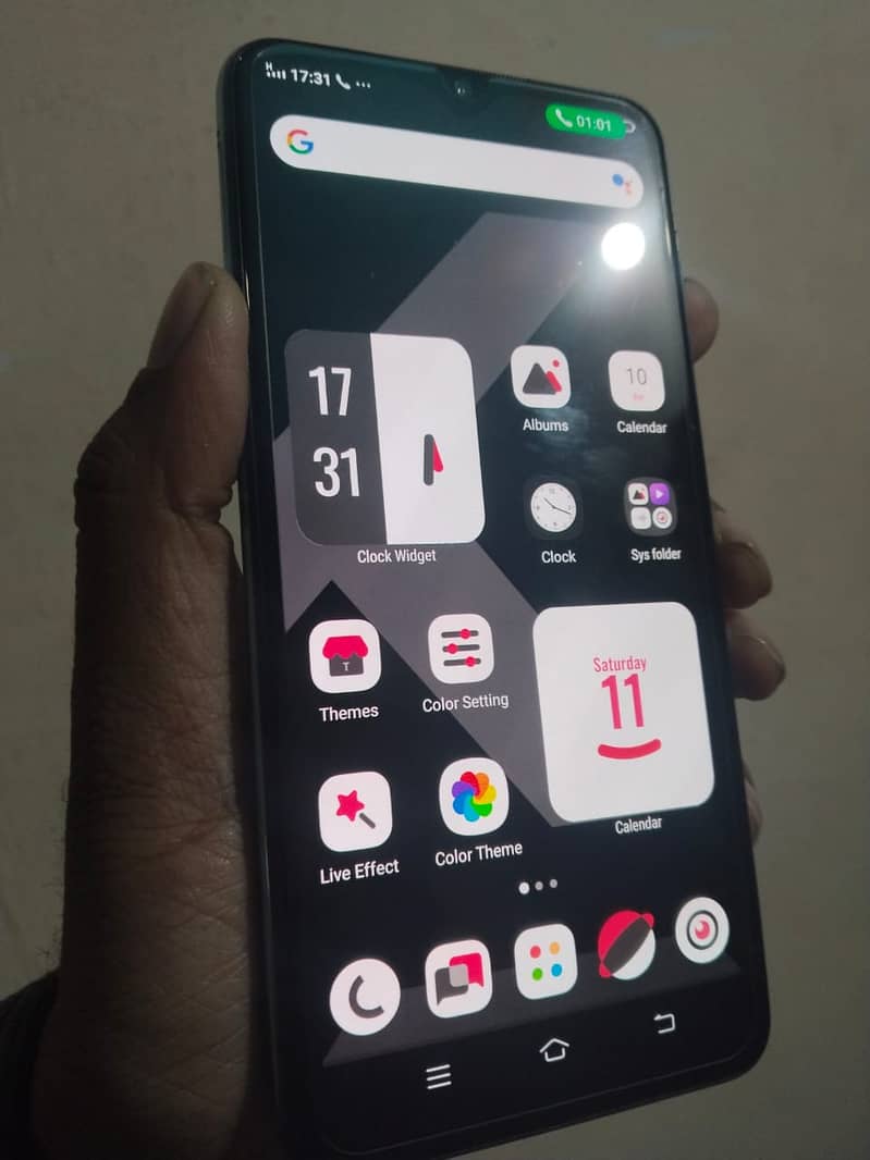 Vivo S1 8/256 with charger 10/10 condition for urgent sale 15