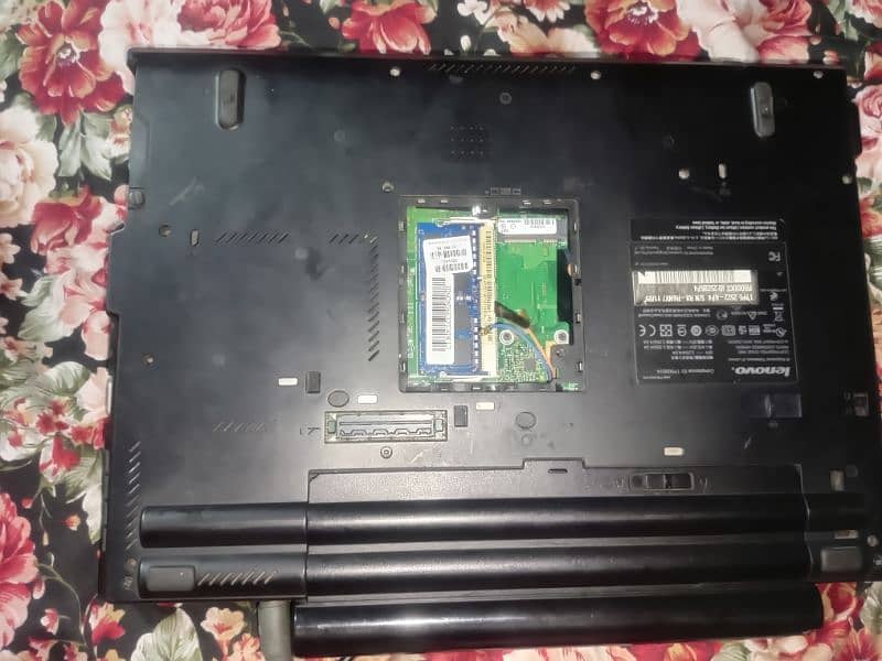 Lenovo t410 laptop for sale 4