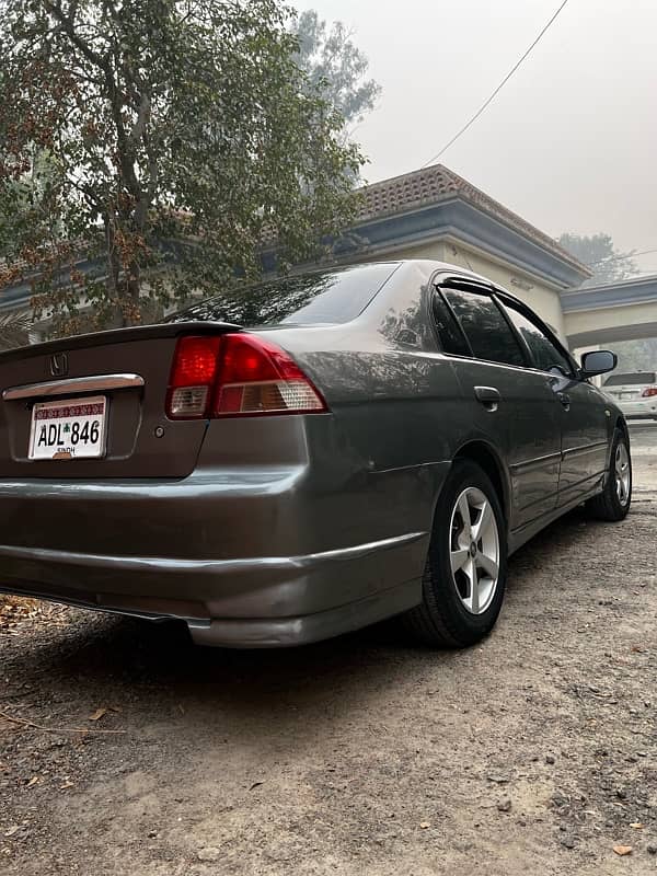 Honda Civic EXi 2004 1