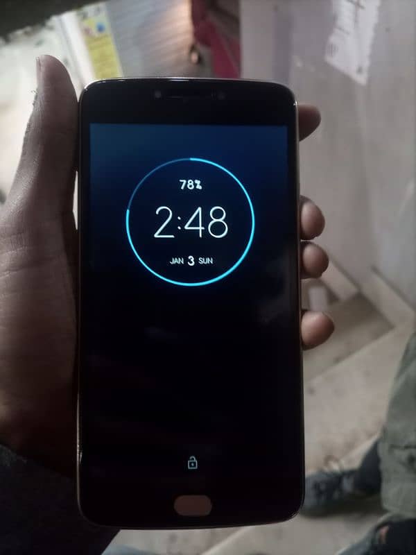 Moto e4 urgent sale 1