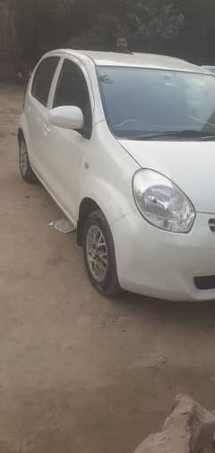 Toyota Passo 2013 pearl white colour