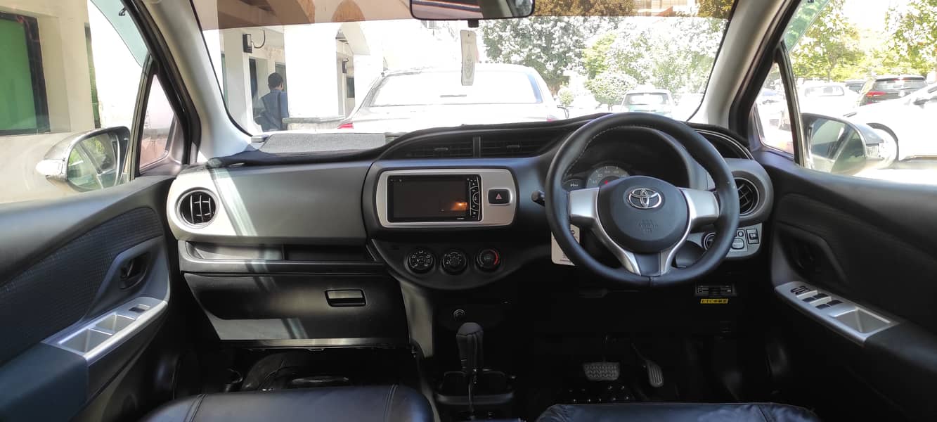 Toyota Vitz 2015/2018 1