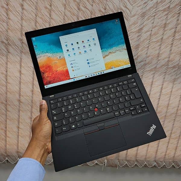 Lenovo X280 | i7 8th Gen | 16GB/256GB SSD | Touchscreen 1