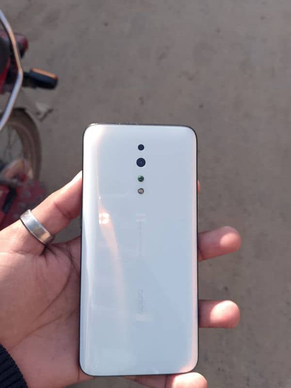 Oppo Reno Z. . . 8GB Ram. . 256GB Storage. . 0