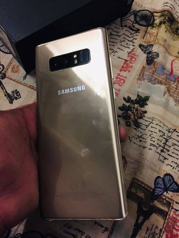 Samsung Galaxy Note 8 Gold edition 3