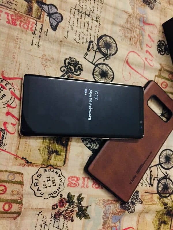 Samsung Galaxy Note 8 Gold edition 4