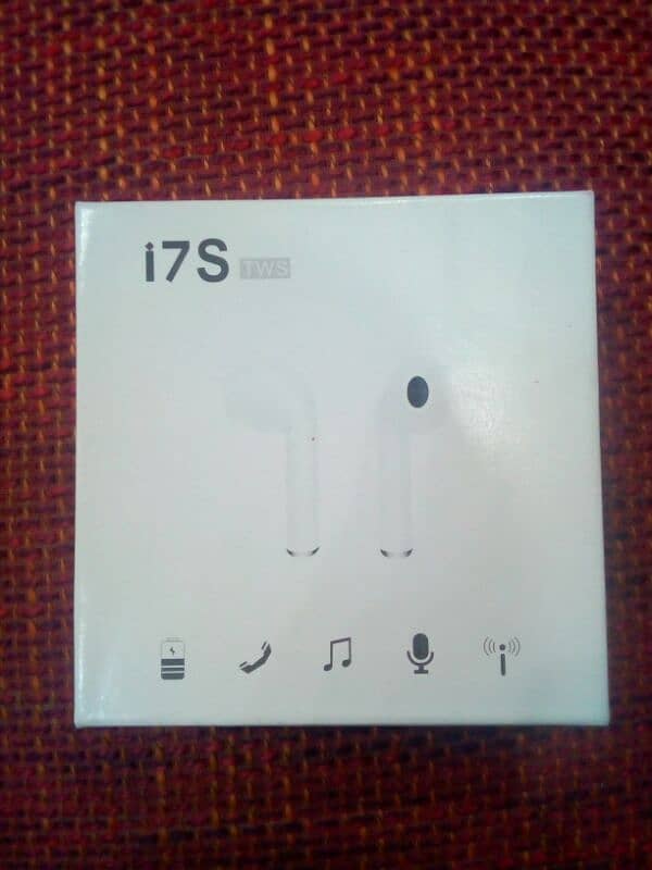 i7S TWS Earphone 10/10 condition with box and charger 0