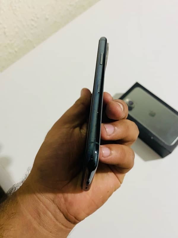 IPHONE 11 Pro WITH BOX PTA APROVE ALL OK PHONE 5