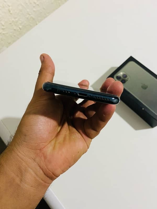 IPHONE 11 Pro WITH BOX PTA APROVE ALL OK PHONE 8