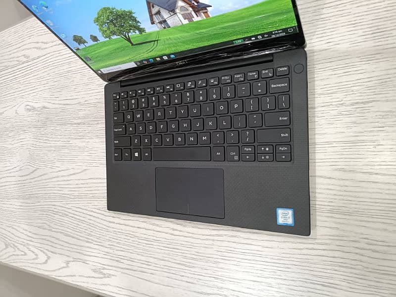 Dell xps 9370 core i7 8th gen quadcore 13.3 inch 4k borderless touch 3