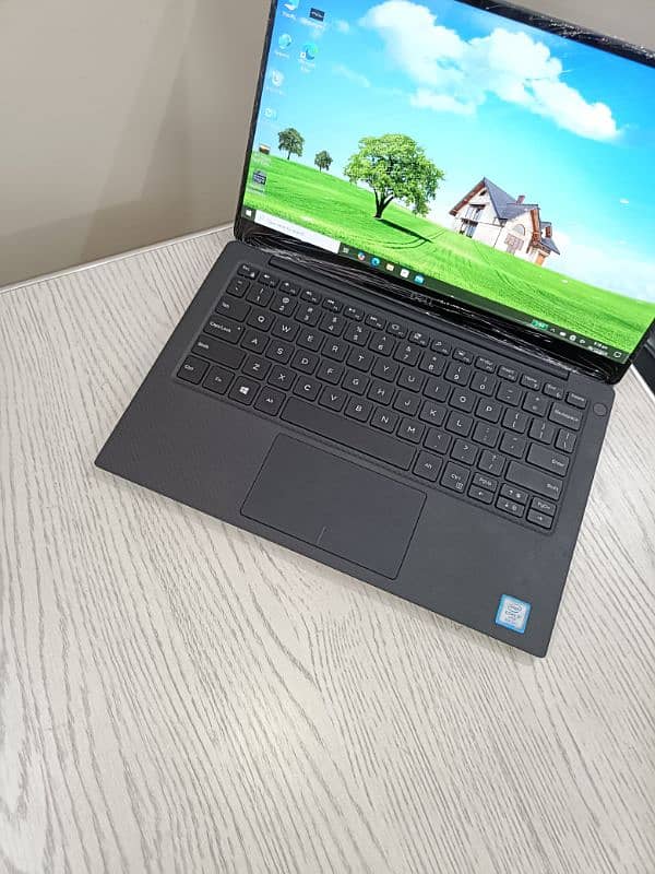 Dell xps 9370 core i7 8th gen quadcore 13.3 inch 4k borderless touch 6