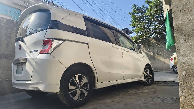 Honda Freed 2014 4