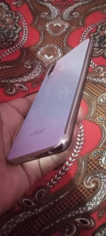 vivo Y17 with box and charger 5