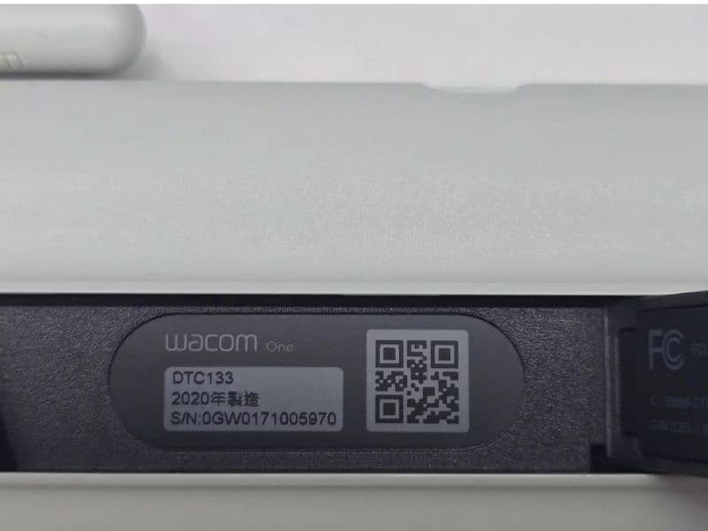 Wacom One Pen Digital Drawing Tablet with 13.3" inch DTC133 A 3