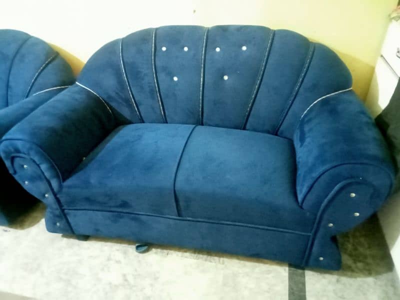 2 sofas with 1 sofa chair in new condition 0