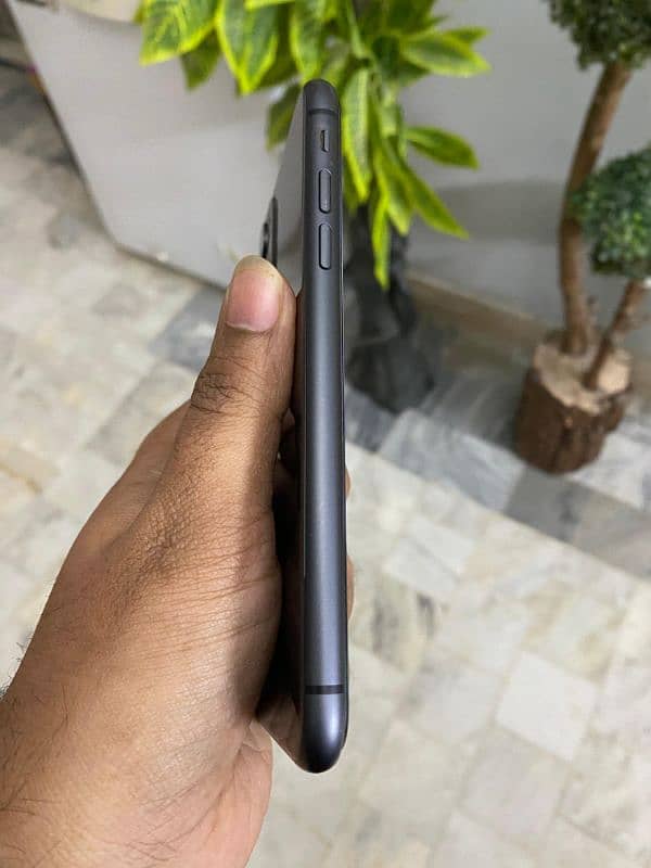 Iphone11 [PTA Approved] 8