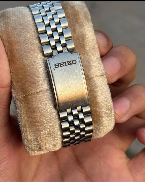 Seiko 5 Black sunburst Dial 5