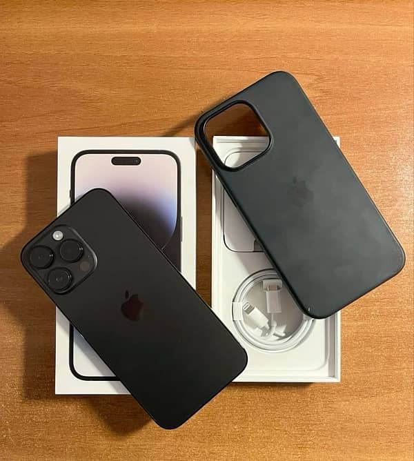 IPhone 14 Pro Jv 10/10 condition  with box and cable 0