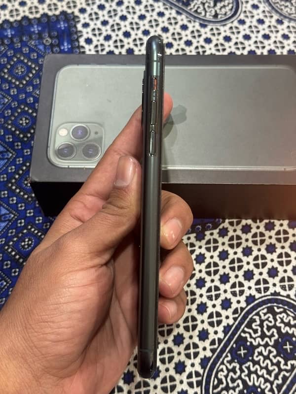 iPhone 11 Promax 256GB PTA Approved 5