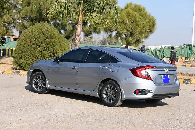 Honda Civic Oriel 1.8 i-VTEC CVT 2019 6