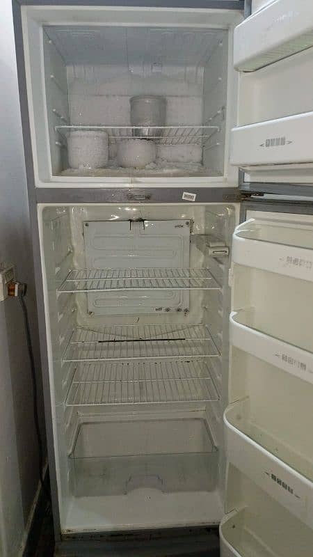 full size fridge no repair only 85k 2