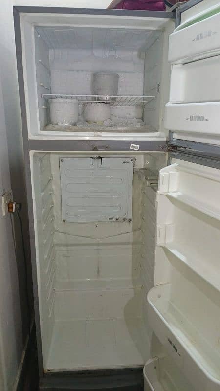 full size fridge no repair only 85k 5