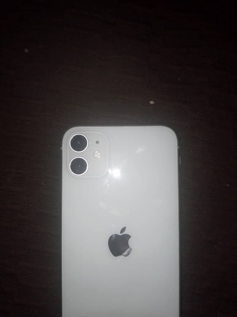 Iphone 11 10/10 condition 0