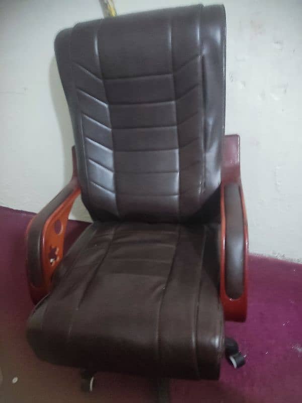 office front chairs only 1 month use 0