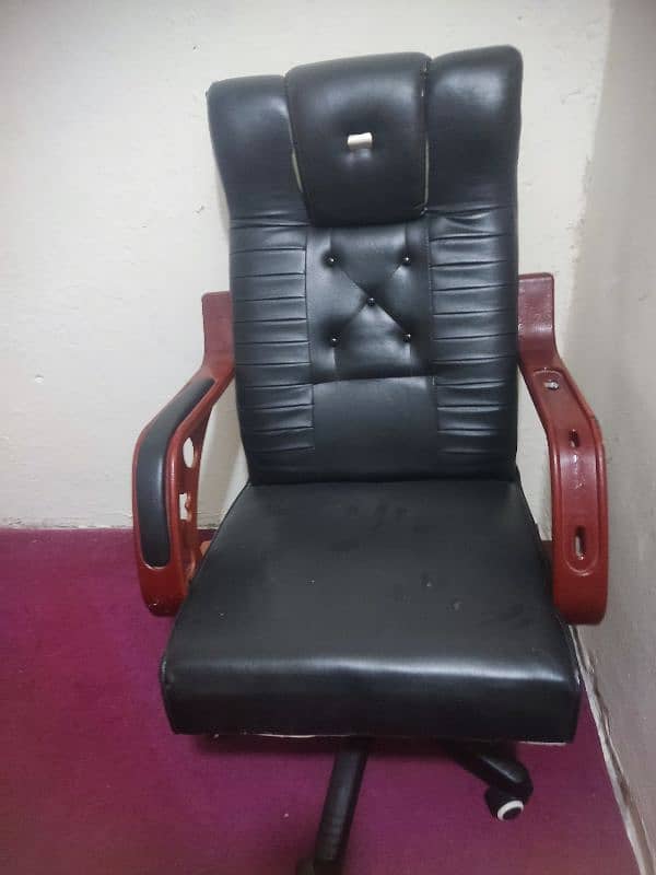 office front chairs only 1 month use 2