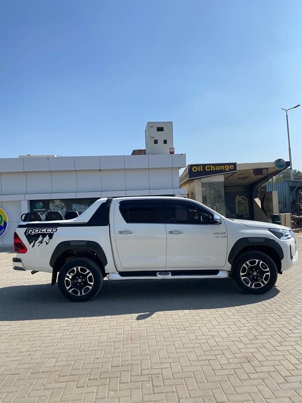 Toyota Hilux 2021 6