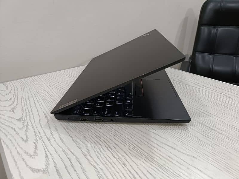 Lenovo Thinkpad E15 core i7 11th gen quadcore 15.6 inch 1080p ips Num 9