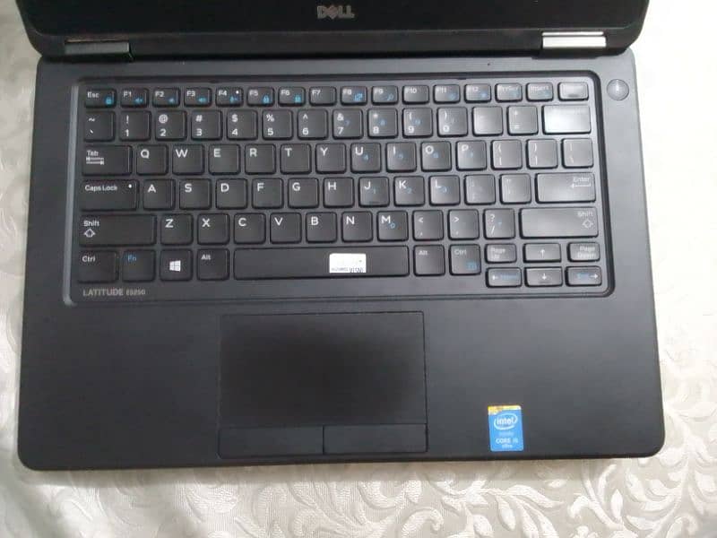 Dell latitude E5250 1