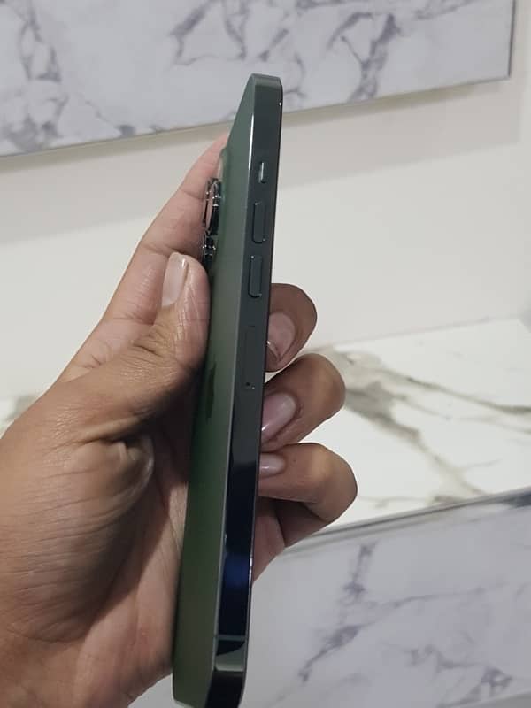 iPhone 13 pro max Alpine green 89% battery health 10/10 Condition 4