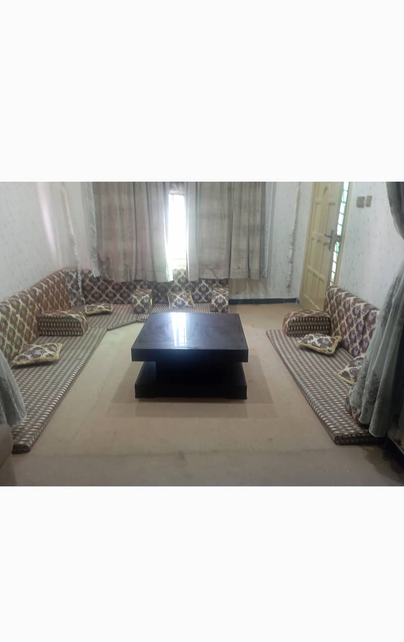 Majles with table 0