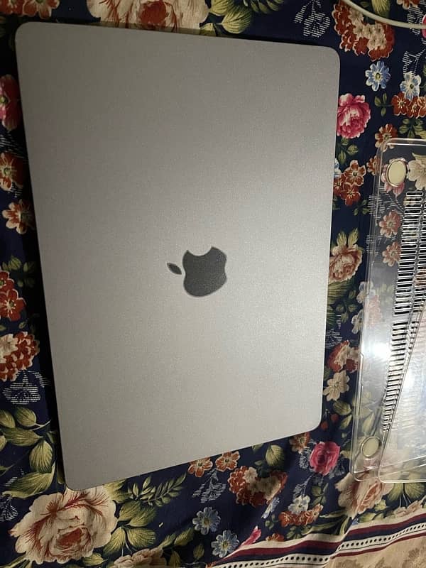 MacBook Air m2 2020 8/256 0